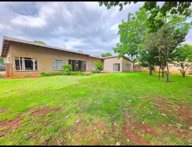 5 BEDROOM HOUSE FOR SALE IN MEYERTON CENTRAL